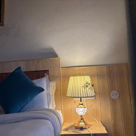 Urban Wave 2Bed Rooms By The North Edge Kasauli Dış mekan fotoğraf