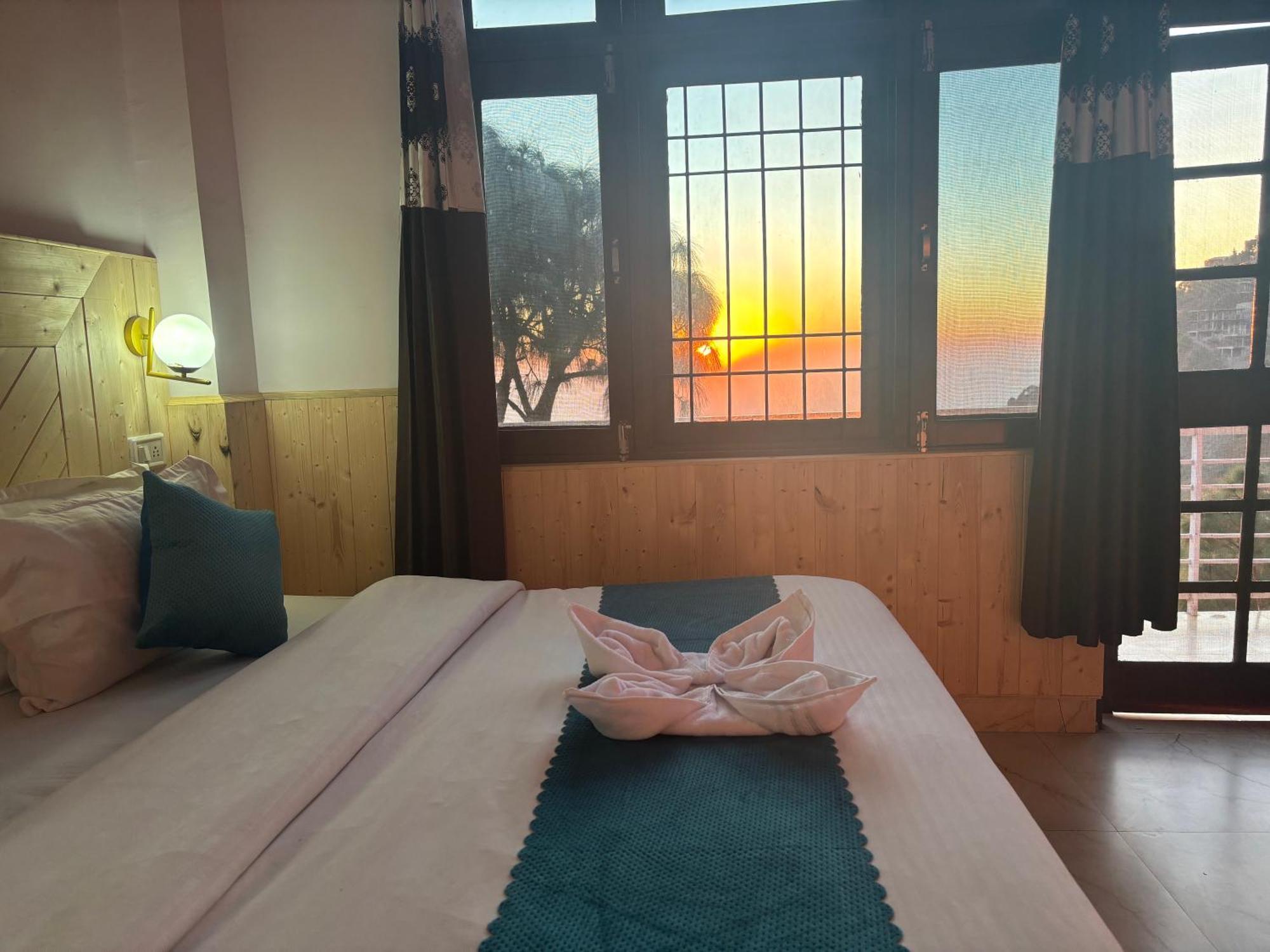 Urban Wave 2Bed Rooms By The North Edge Kasauli Dış mekan fotoğraf