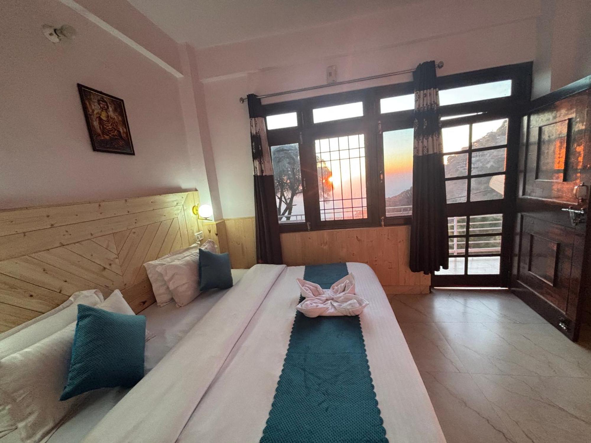 Urban Wave 2Bed Rooms By The North Edge Kasauli Dış mekan fotoğraf